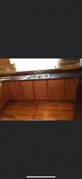 Building Photo - 153 E 119th St