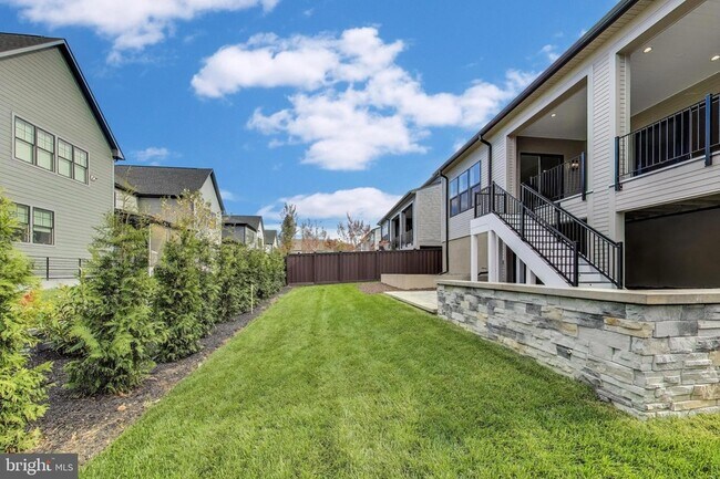 Building Photo - 6921 Renita Ln