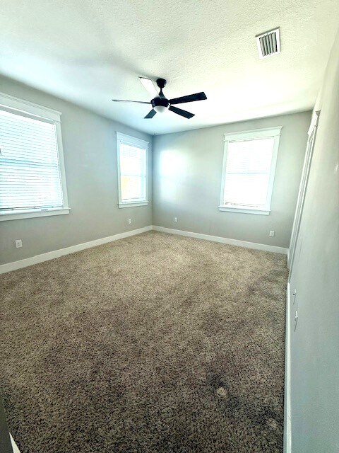 Building Photo - 50 Grande Pointe Dr