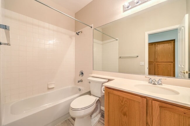 Building Photo - single story / 3 car garage / 3 bedrooms / 3 baths