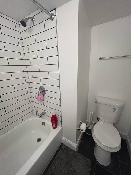 Building Photo - 6025 Fyler Ave