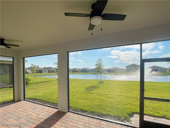 Building Photo - 715 Heather Lk Ave