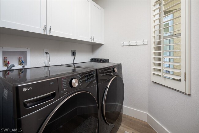 Building Photo - 7638 Pebble Creek Cir