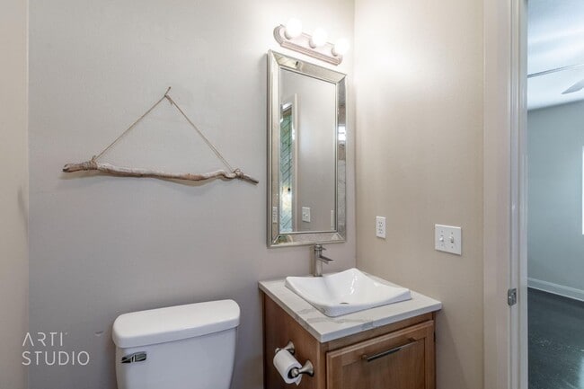 Building Photo - Washington 3 Bedroom Townhome