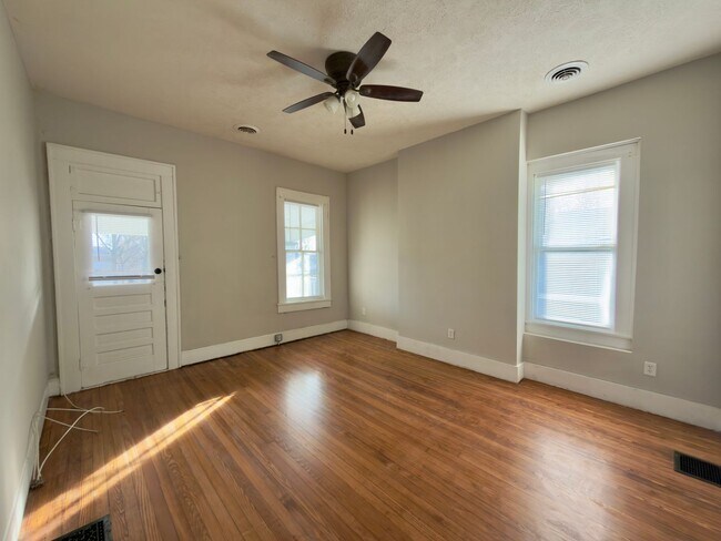 Building Photo - 519 S 8th St