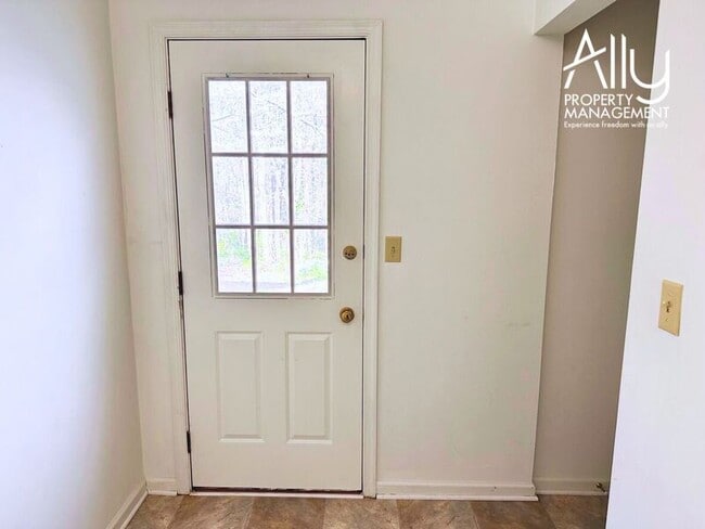 Building Photo - 1515 Westfield Ct