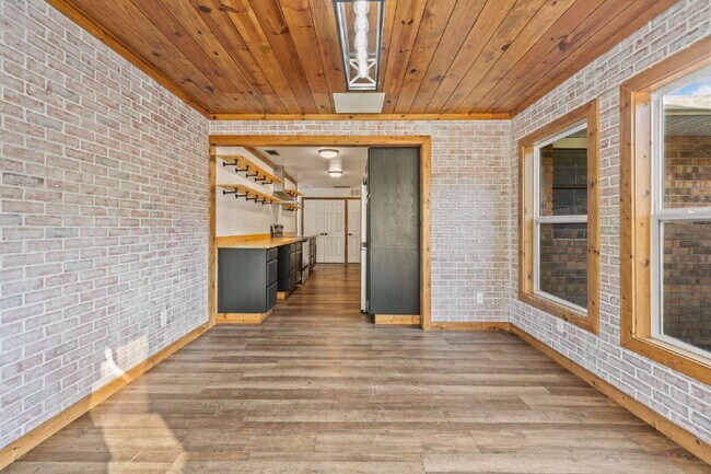 Building Photo - Stylish 3 Bed, 2 Bath Renovated Duplex in the Heart of Rincon!