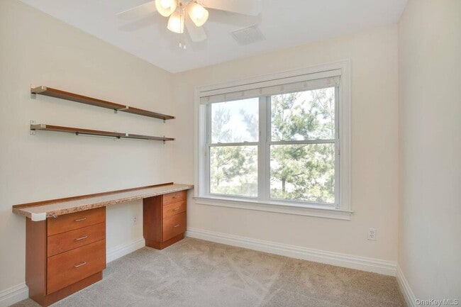Building Photo - 34 Della Dr