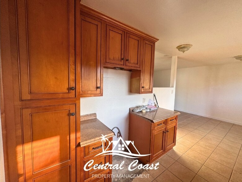 Building Photo - 0 W Camino Colegio