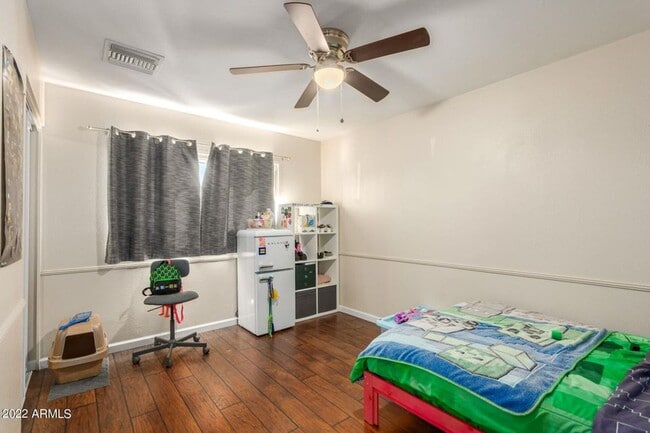 Building Photo - Exceptional 6-Bedroom Home with Private Pool Near ASU