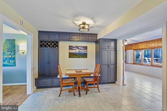 Building Photo - 4402 Medford Dr