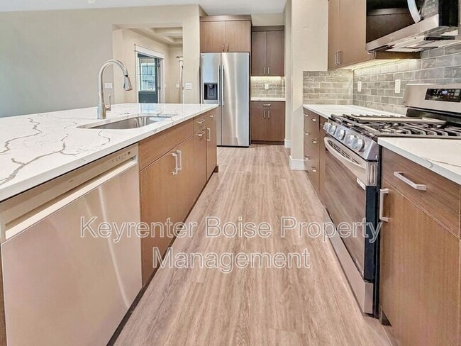 Building Photo - 4400 E Wedge St