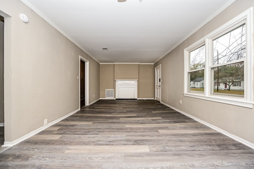 Building Photo - 415 Chamlee Dr