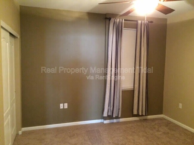 Building Photo - 920 Southmoor Dr