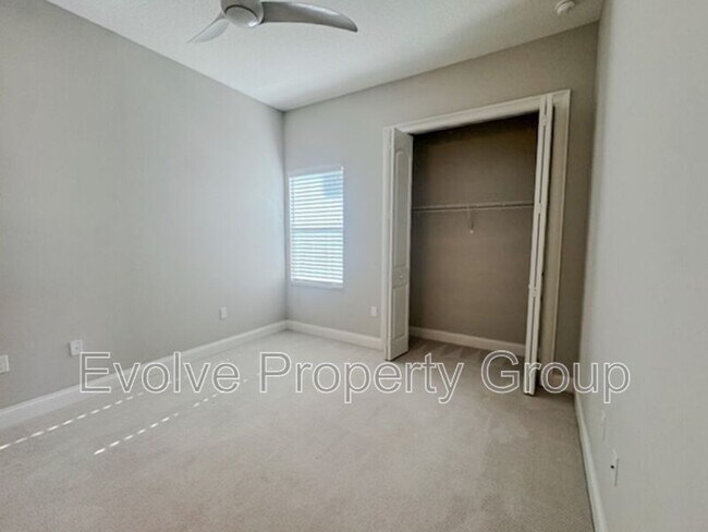 Building Photo - 15 Sandpiper Ln