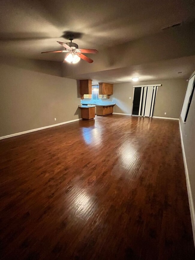 Building Photo - Beautiful 3 Beds 2 Baths House