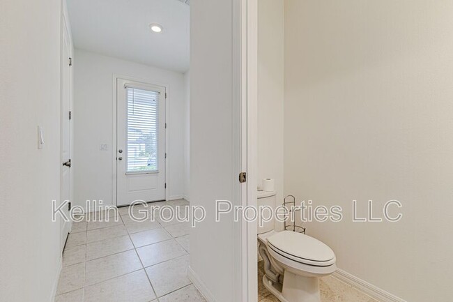 Building Photo - 1748 Sanibel Dr