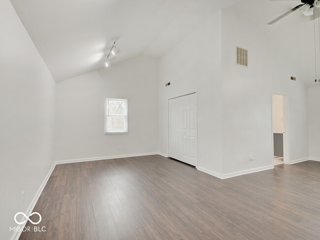 Building Photo - 1035 Helen Dr