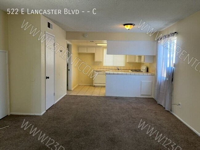 Building Photo - 522 E Lancaster Blvd
