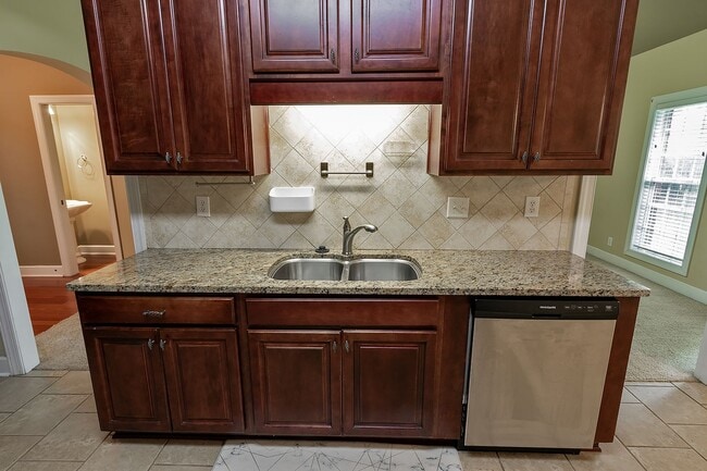 Building Photo - Home for Rent in Magnolia Estates