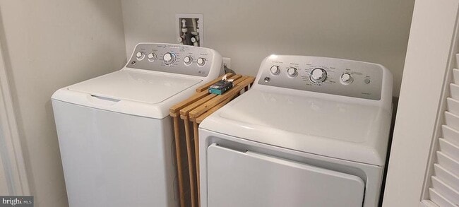 Building Photo - 1047 Wickersham Wy