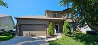 Building Photo - Deposit Special: $500 off rent! Beautiful ...