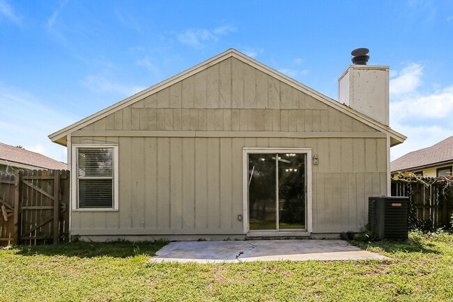 Building Photo - 2658 Malibu Cir