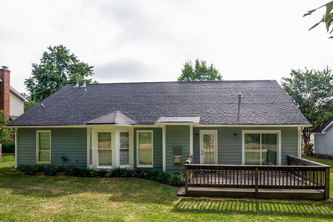 Building Photo - 11621 Long Forest Dr
