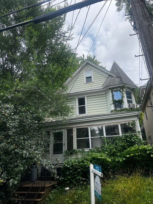 Building Photo - 661 Myrtle Ave
