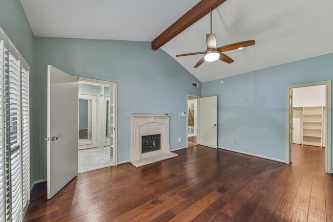 Building Photo - 11711 Memorial Dr