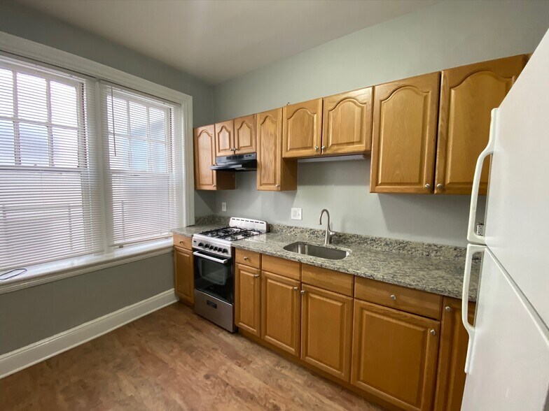 Building Photo - 25 Mount Hood Rd