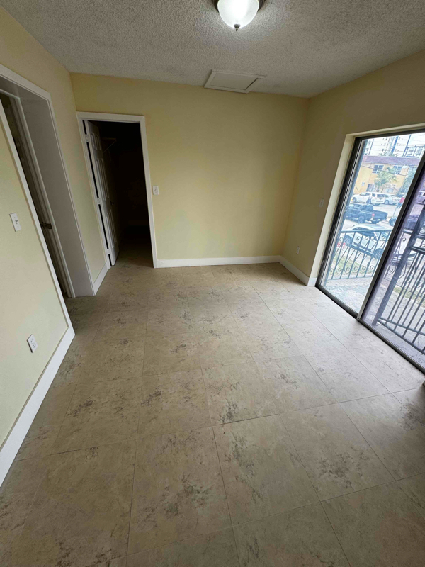 Building Photo - 909 NW 45th Ave
