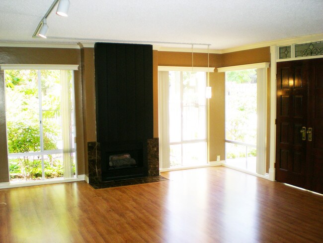 Living Room - 1775 Diamond St