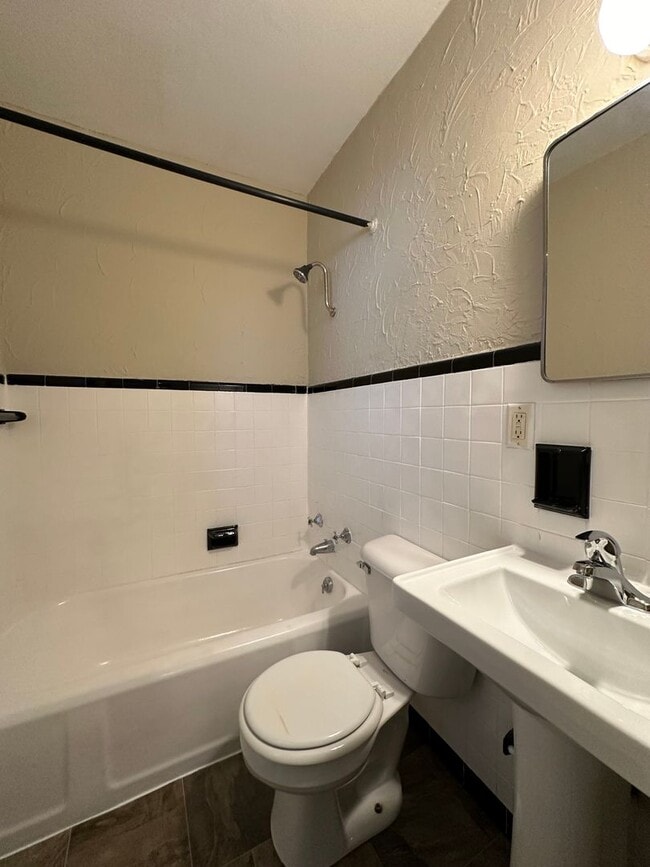 Building Photo - 1669 N Humboldt Ave