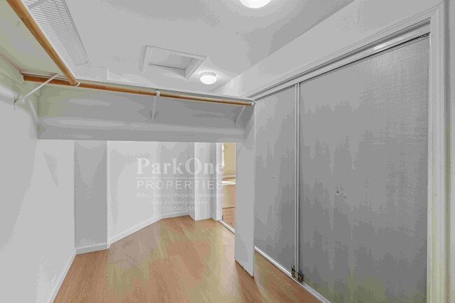 Building Photo - Beautiful Home in Peacock Creek