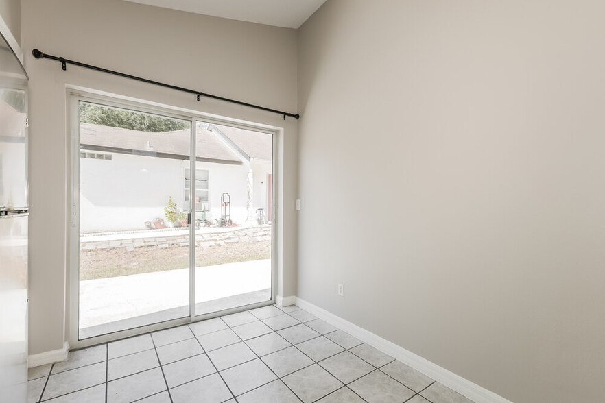 Building Photo - 3406 Palm Beach Dr
