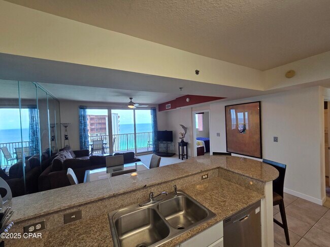 Building Photo - 9900 S Thomas Dr