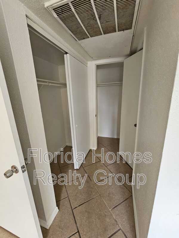 Building Photo - 2855 Winkler Ave
