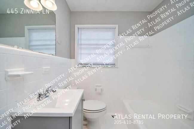 Building Photo - 445 Zinnia Ln