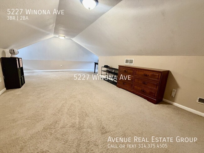Building Photo - 5227 Winona Ave
