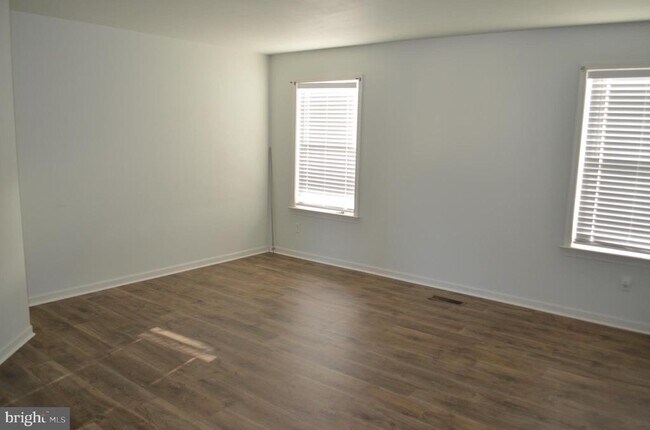 Building Photo - 12113 Fallen Timbers Cir