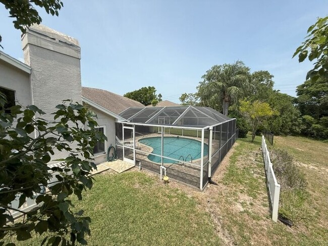 Building Photo - 8724 Ashbury Dr