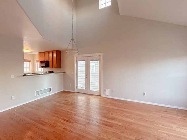 Building Photo - Finished Basement!