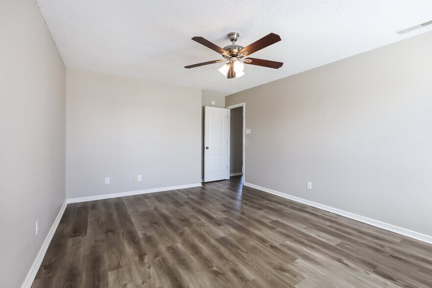 Building Photo - 1904 Breakwater Dr