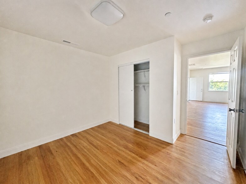 Building Photo - 1506 Lincoln Ave