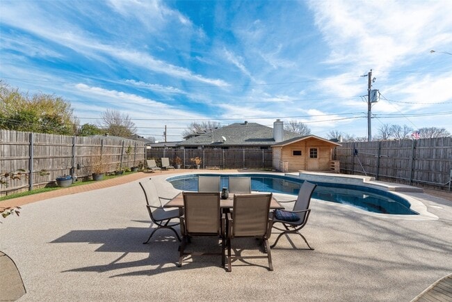 Building Photo - 6902 Kara Pl