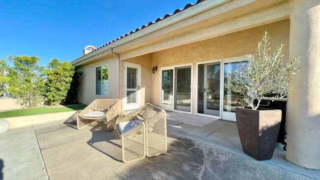 Building Photo - Single-Level, Updated Country Club Villas ...