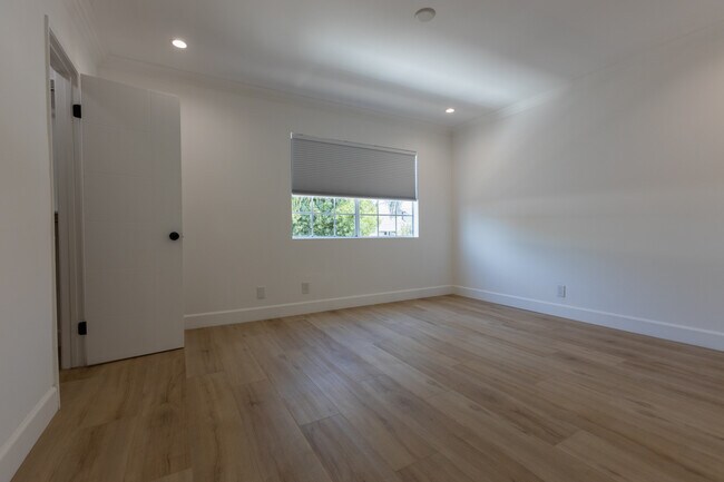 Building Photo - 20930 Parthenia St