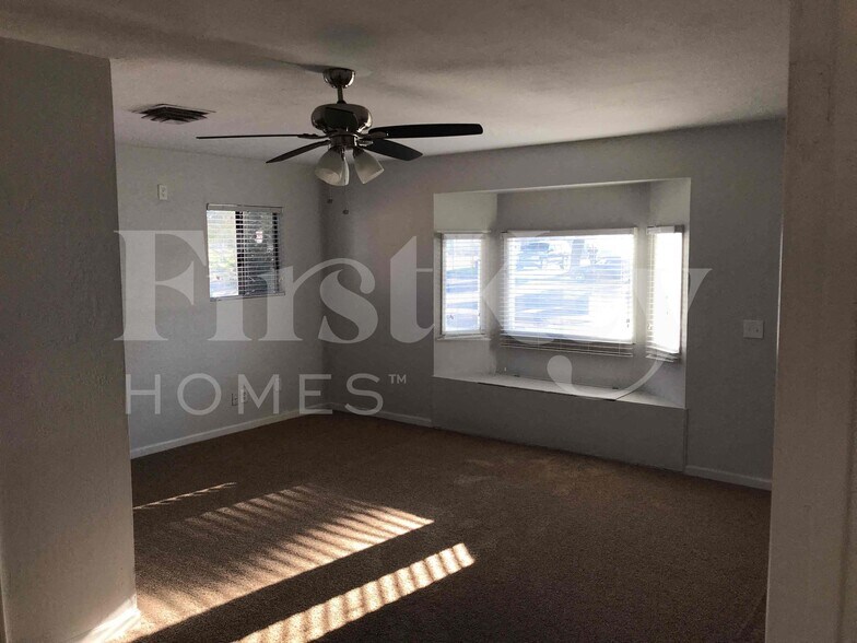 Building Photo - 9808 N 47th Ave