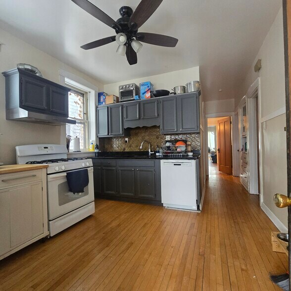 Building Photo - 4037 N Long Ave